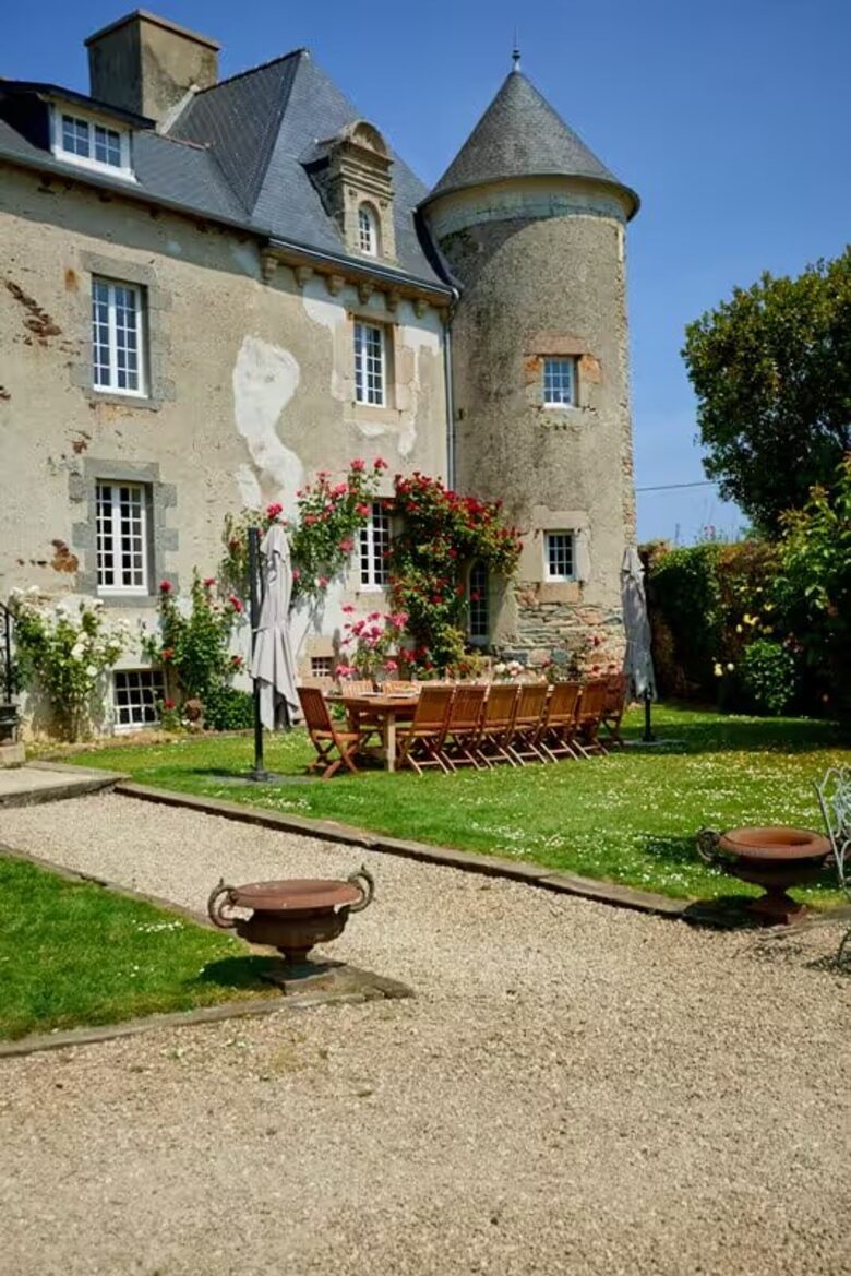 Exquisite 14th-Century Estate Near the Coast - Étables-sur-Mer, France