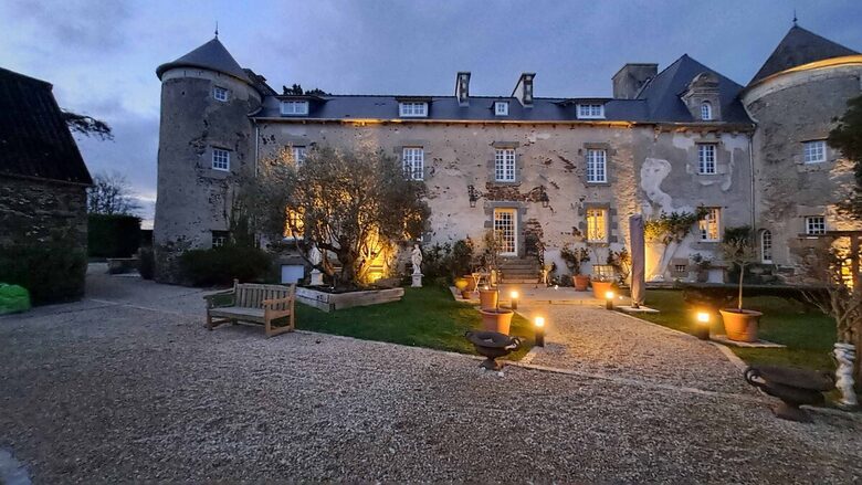 Exquisite 14th-Century Estate Near the Coast - Étables-sur-Mer, France