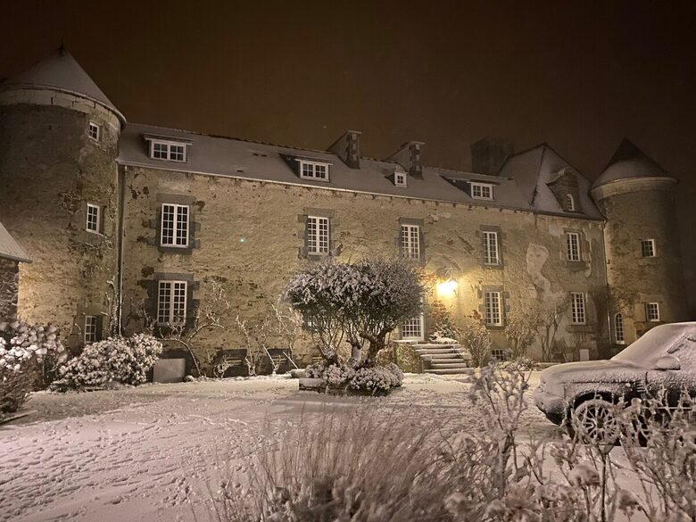 Exquisite 14th-Century Estate Near the Coast - Étables-sur-Mer, France