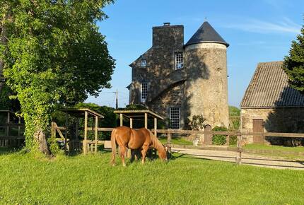 Exquisite 14th-Century Estate Near the Coast - Étables-sur-Mer, France