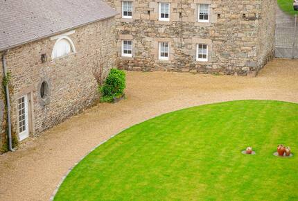 Exquisite 14th-Century Estate Near the Coast - Étables-sur-Mer, France