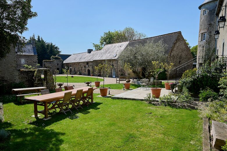 Exquisite 14th-Century Estate Near the Coast - Étables-sur-Mer, France