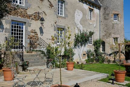 Exquisite 14th-Century Estate Near the Coast - Étables-sur-Mer, France