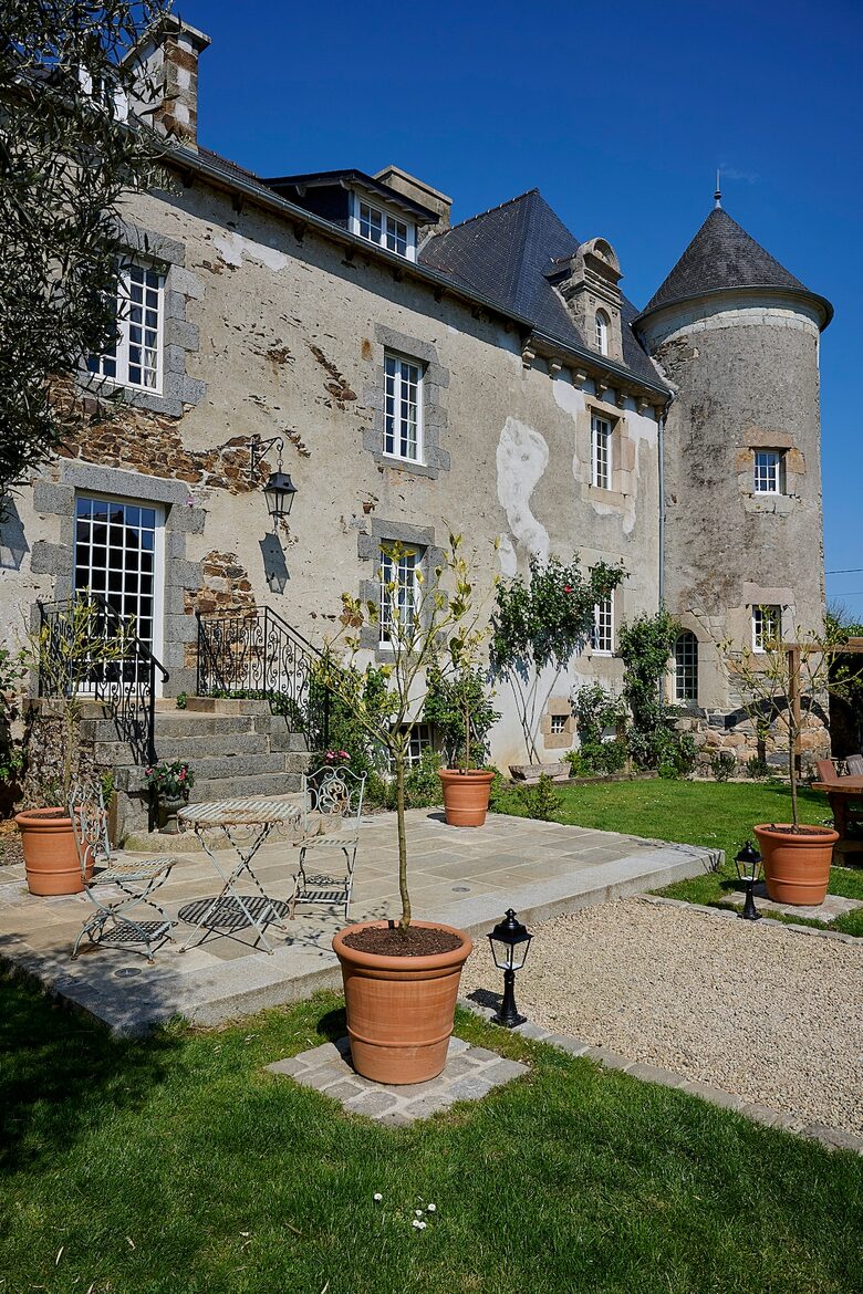 Exquisite 14th-Century Estate Near the Coast - Étables-sur-Mer, France