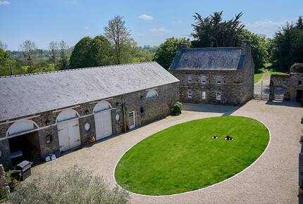 Exquisite 14th-Century Estate Near the Coast - Étables-sur-Mer, France
