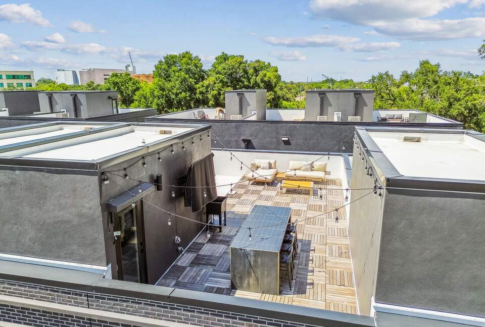 Urban Oasis with Rooftop Views in Tampa - Tampa, Florida
