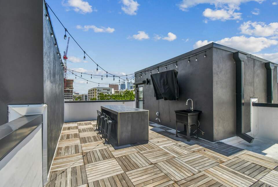 Urban Oasis with Rooftop Views in Tampa - Tampa, Florida