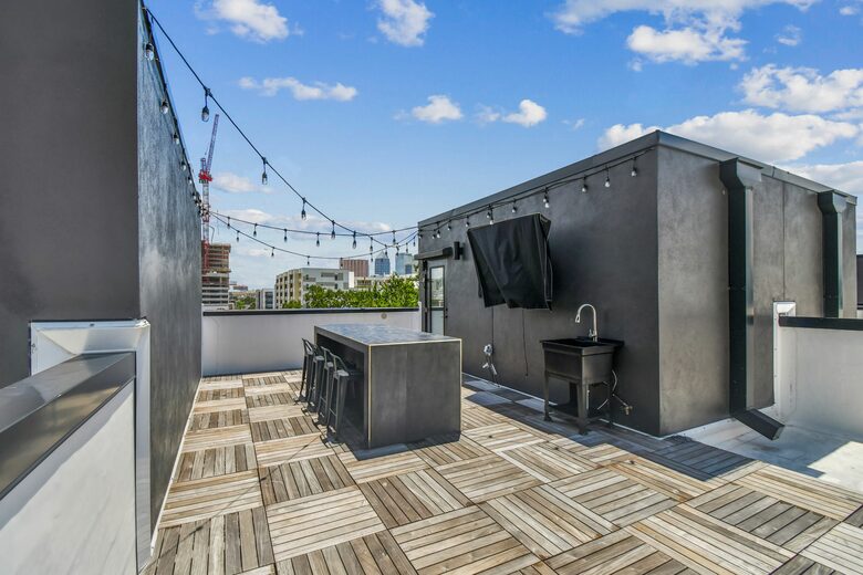 Urban Oasis with Rooftop Views in Tampa - Tampa, Florida