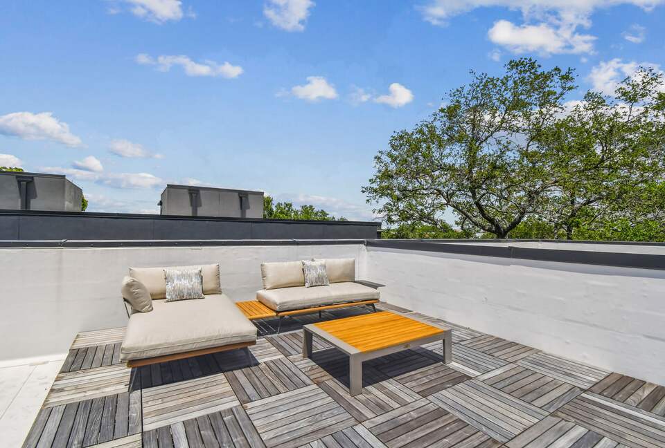 Urban Oasis with Rooftop Views in Tampa - Tampa, Florida