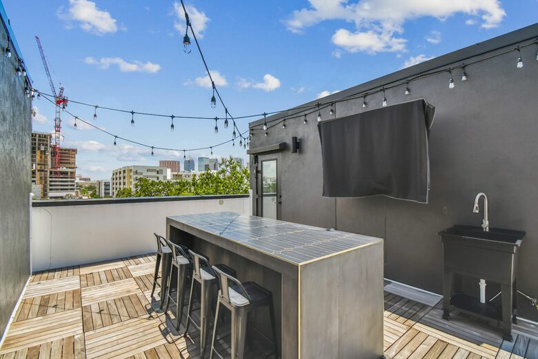 Urban Oasis with Rooftop Views in Tampa - Tampa, Florida