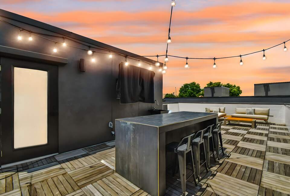 Urban Oasis with Rooftop Views in Tampa - Tampa, Florida