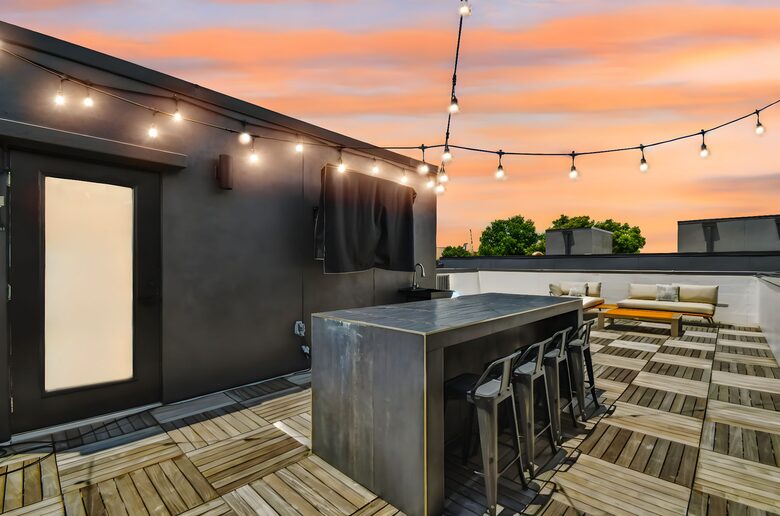 Urban Oasis with Rooftop Views in Tampa - Tampa, Florida