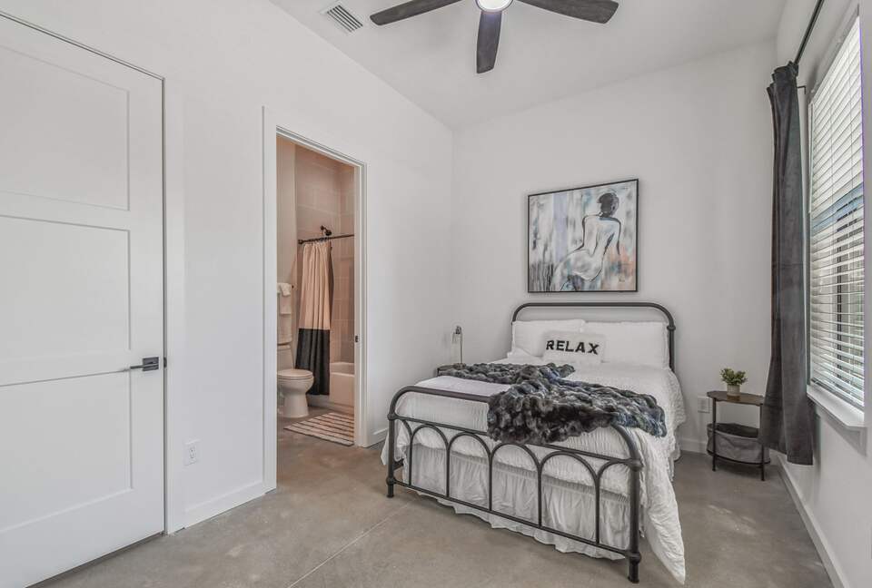 Urban Oasis with Rooftop Views in Tampa - Tampa, Florida