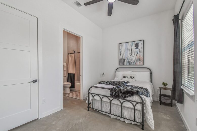 Urban Oasis with Rooftop Views in Tampa - Tampa, Florida