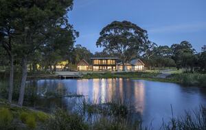 Countryside Grandeur with Private Lake and Tennis Court - Moorooduc, Australia
