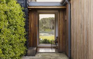 Countryside Grandeur with Private Lake and Tennis Court - Moorooduc, Australia