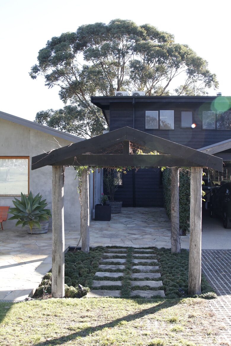 Countryside Grandeur with Private Lake and Tennis Court - Moorooduc, Australia