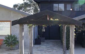 Countryside Grandeur with Private Lake and Tennis Court - Moorooduc, Australia