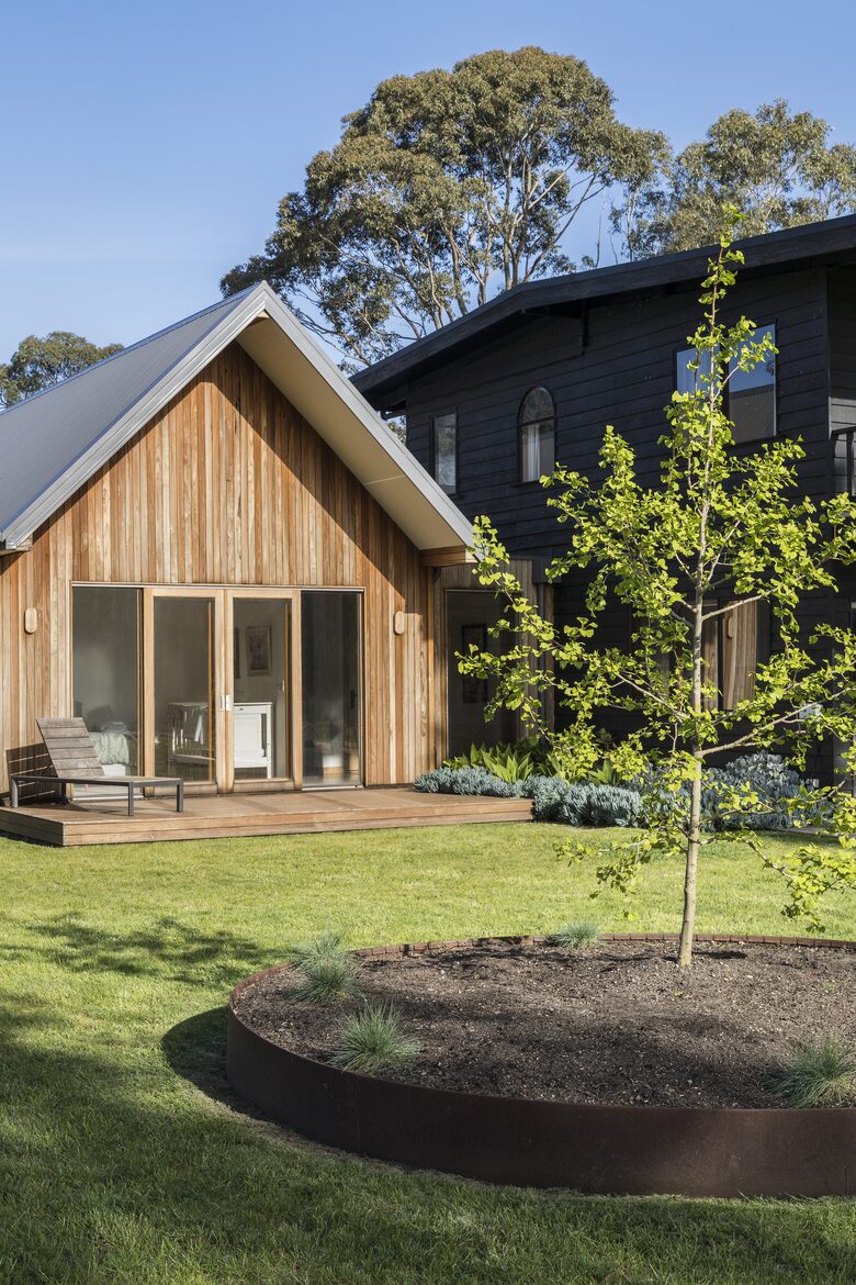 Countryside Grandeur with Private Lake and Tennis Court - Moorooduc, Australia