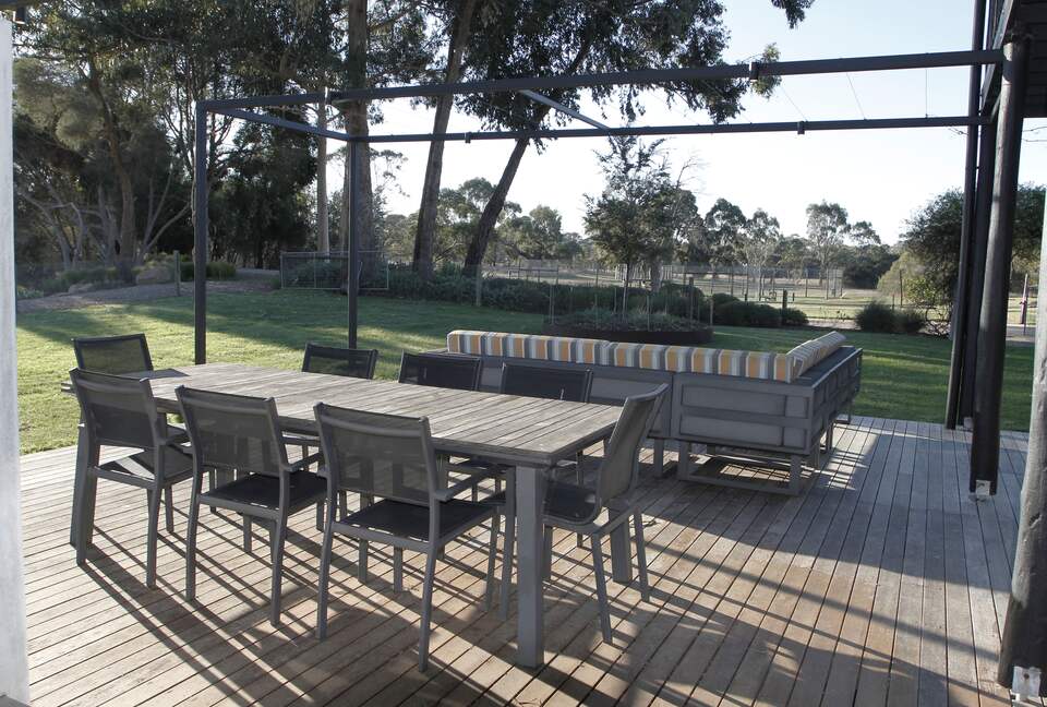 Countryside Grandeur with Private Lake and Tennis Court - Moorooduc, Australia