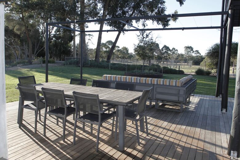 Countryside Grandeur with Private Lake and Tennis Court - Moorooduc, Australia