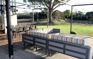 Countryside Grandeur with Private Lake and Tennis Court - Moorooduc, Australia