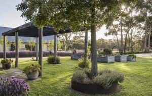 Countryside Grandeur with Private Lake and Tennis Court - Moorooduc, Australia