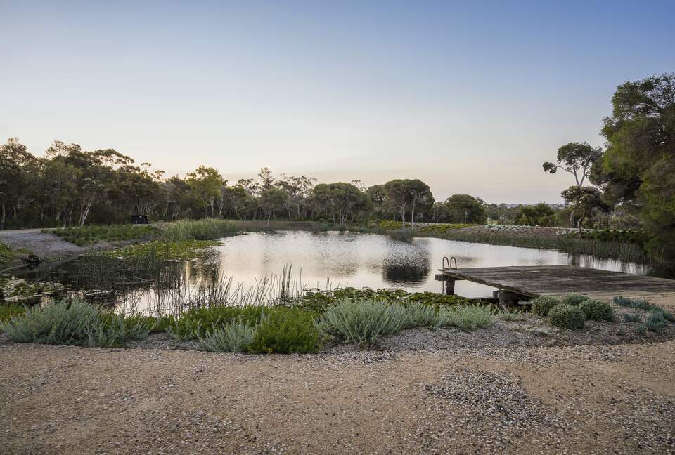 Countryside Grandeur with Private Lake and Tennis Court - Moorooduc, Australia