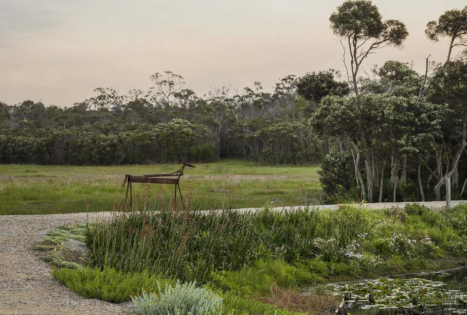 Countryside Grandeur with Private Lake and Tennis Court - Moorooduc, Australia