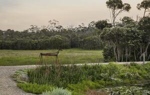 Countryside Grandeur with Private Lake and Tennis Court - Moorooduc, Australia