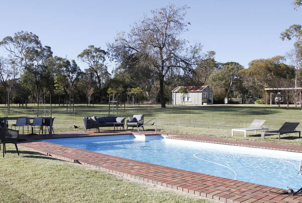 Countryside Grandeur with Private Lake and Tennis Court - Moorooduc, Australia