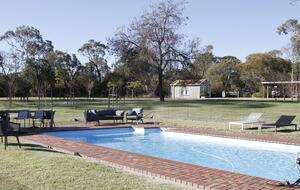 Countryside Grandeur with Private Lake and Tennis Court - Moorooduc, Australia