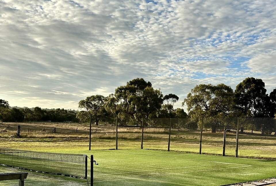 Countryside Grandeur with Private Lake and Tennis Court - Moorooduc, Australia
