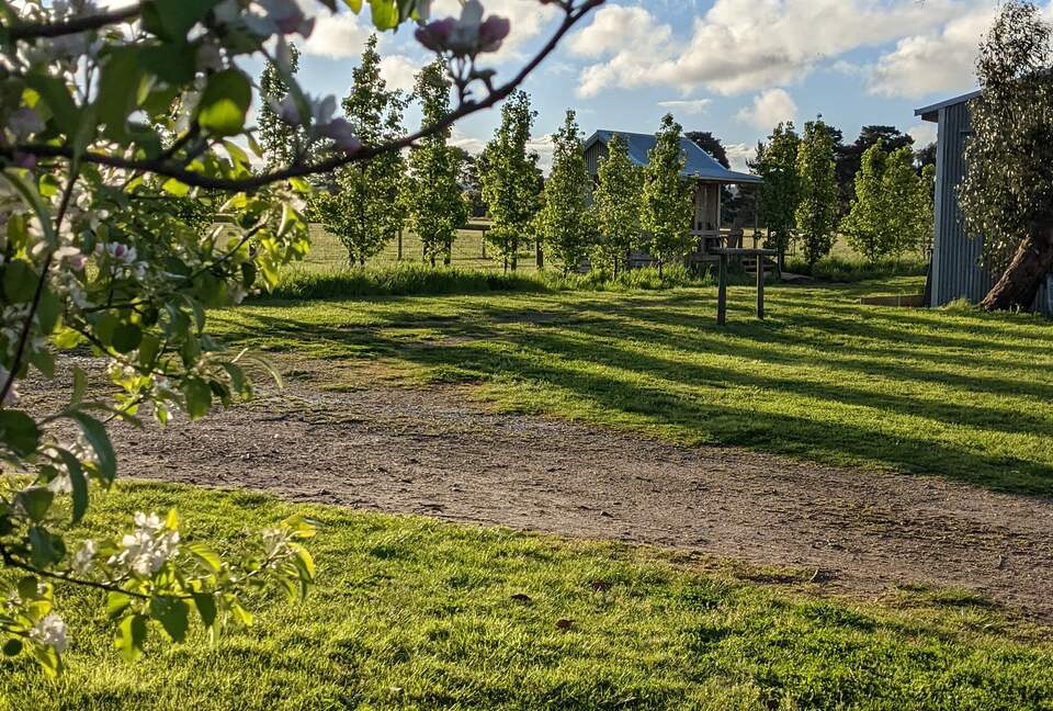 Countryside Grandeur with Private Lake and Tennis Court - Moorooduc, Australia