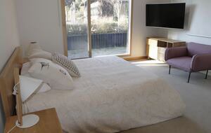 Countryside Grandeur with Private Lake and Tennis Court - Moorooduc, Australia