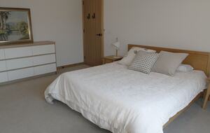 Countryside Grandeur with Private Lake and Tennis Court - Moorooduc, Australia