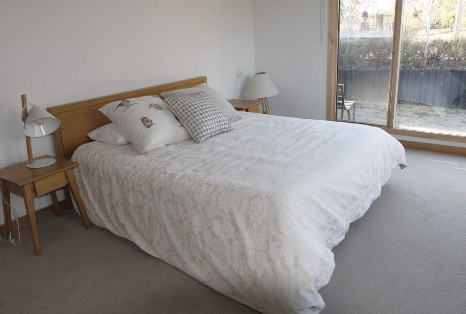 Countryside Grandeur with Private Lake and Tennis Court - Moorooduc, Australia