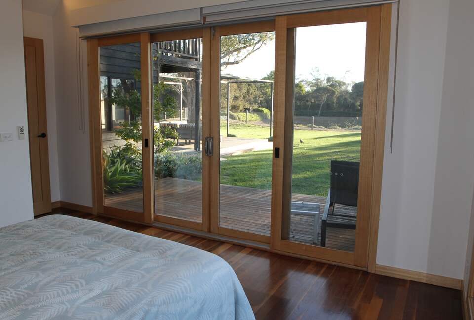 Countryside Grandeur with Private Lake and Tennis Court - Moorooduc, Australia