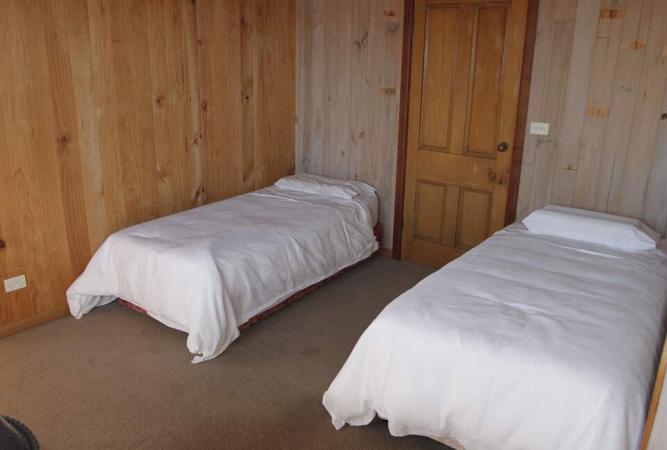 Countryside Grandeur with Private Lake and Tennis Court - Moorooduc, Australia