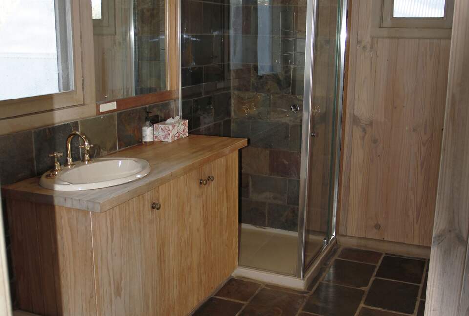 Countryside Grandeur with Private Lake and Tennis Court - Moorooduc, Australia