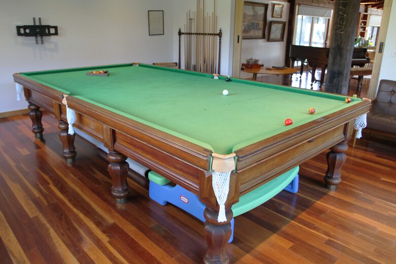 Countryside Grandeur with Private Lake and Tennis Court - Moorooduc, Australia