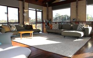 Countryside Grandeur with Private Lake and Tennis Court - Moorooduc, Australia