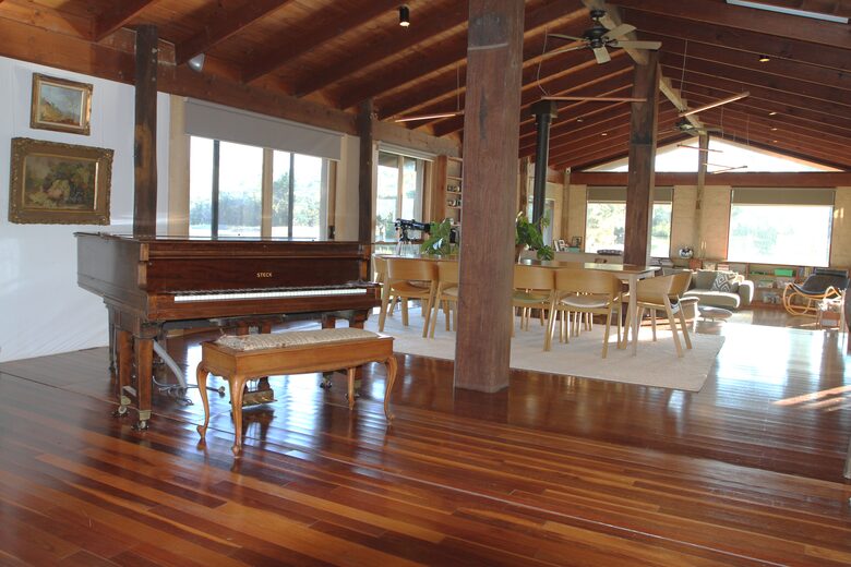 Countryside Grandeur with Private Lake and Tennis Court - Moorooduc, Australia