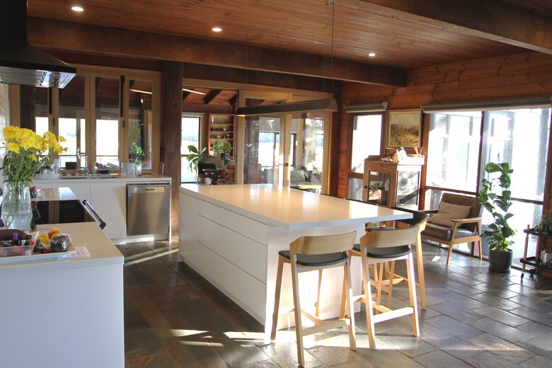 Countryside Grandeur with Private Lake and Tennis Court - Moorooduc, Australia