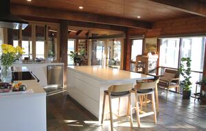 Countryside Grandeur with Private Lake and Tennis Court - Moorooduc, Australia