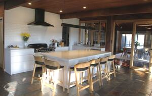 Countryside Grandeur with Private Lake and Tennis Court - Moorooduc, Australia