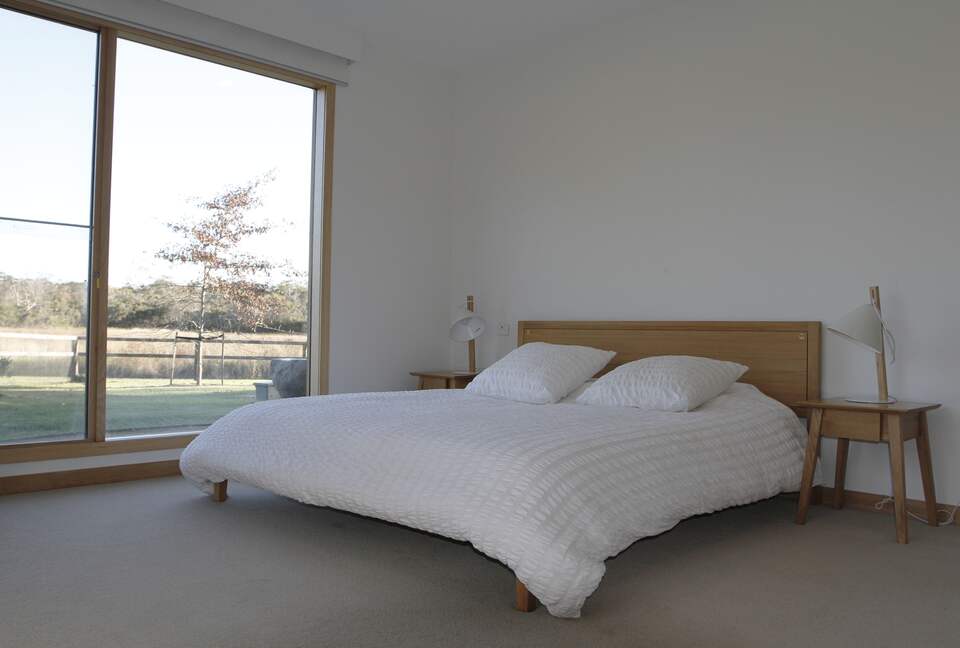 Countryside Grandeur with Private Lake and Tennis Court - Moorooduc, Australia