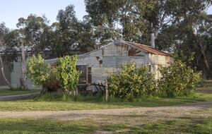 Countryside Grandeur with Private Lake and Tennis Court - Moorooduc, Australia