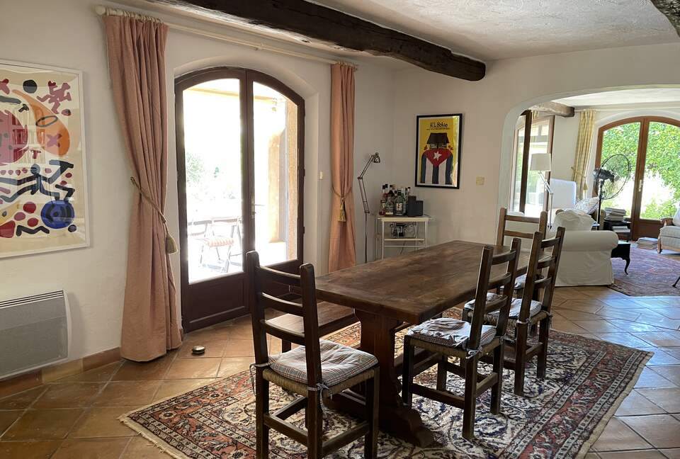 Refined Living with Riviera Views - Saint-Cézaire-sur-Siagne, France