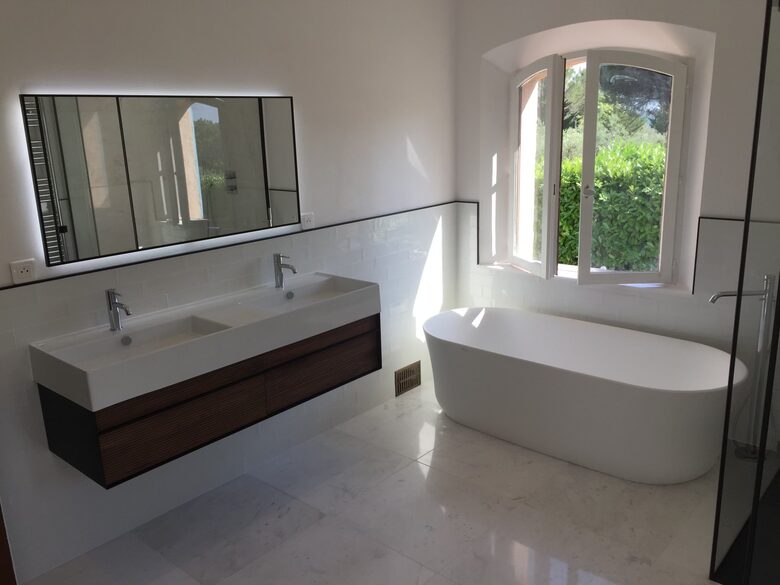 Refined Living with Riviera Views - Saint-Cézaire-sur-Siagne, France